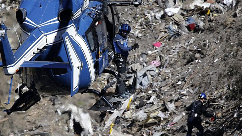 Γαλλικές Άλπεις: Συνεχίζονται για 6η ημέρα οι έρευνες στον τόπο της αεροπορικής τραγωδίας